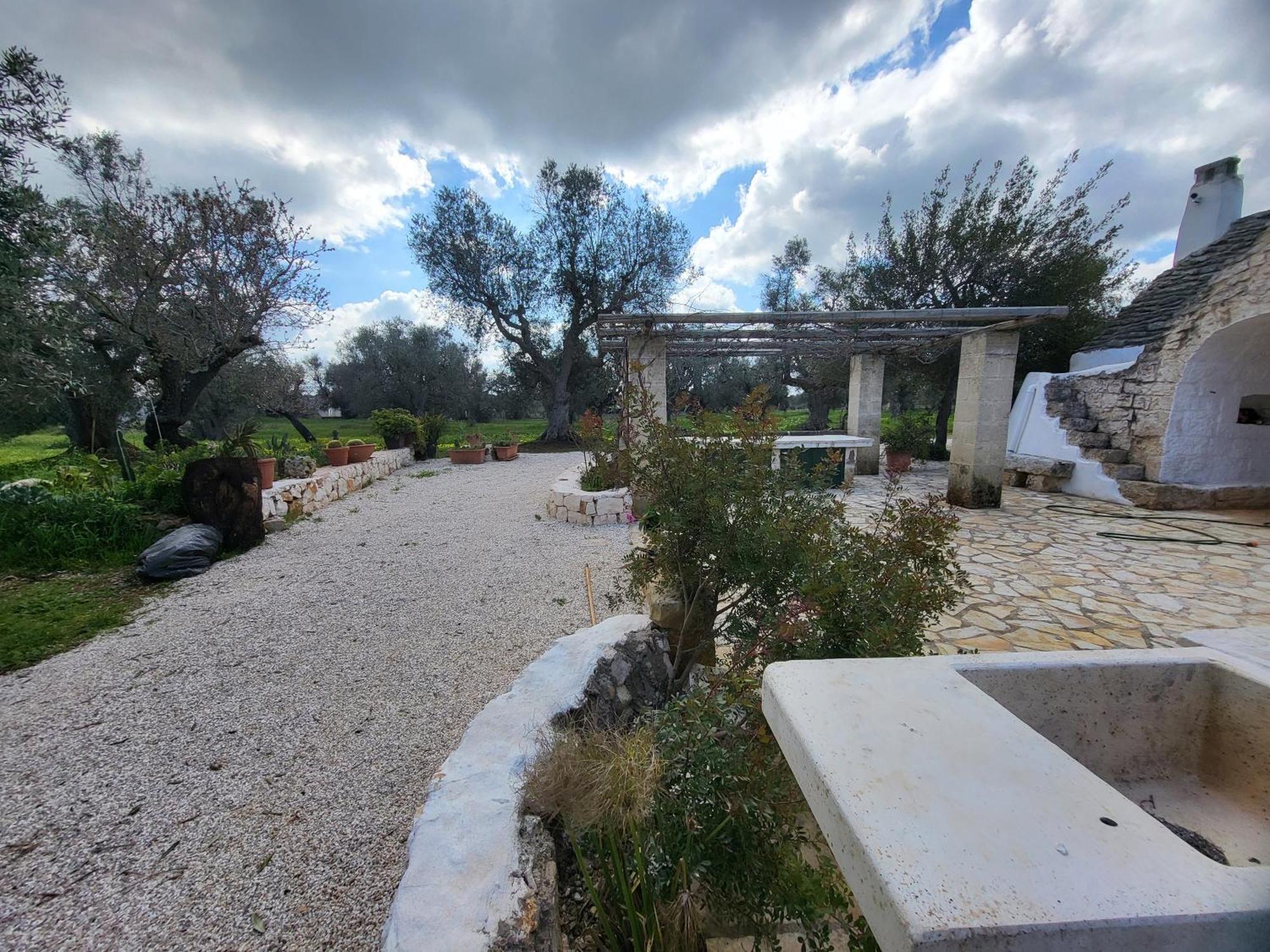 Trullo Incantevole オストゥーニ エクステリア 写真