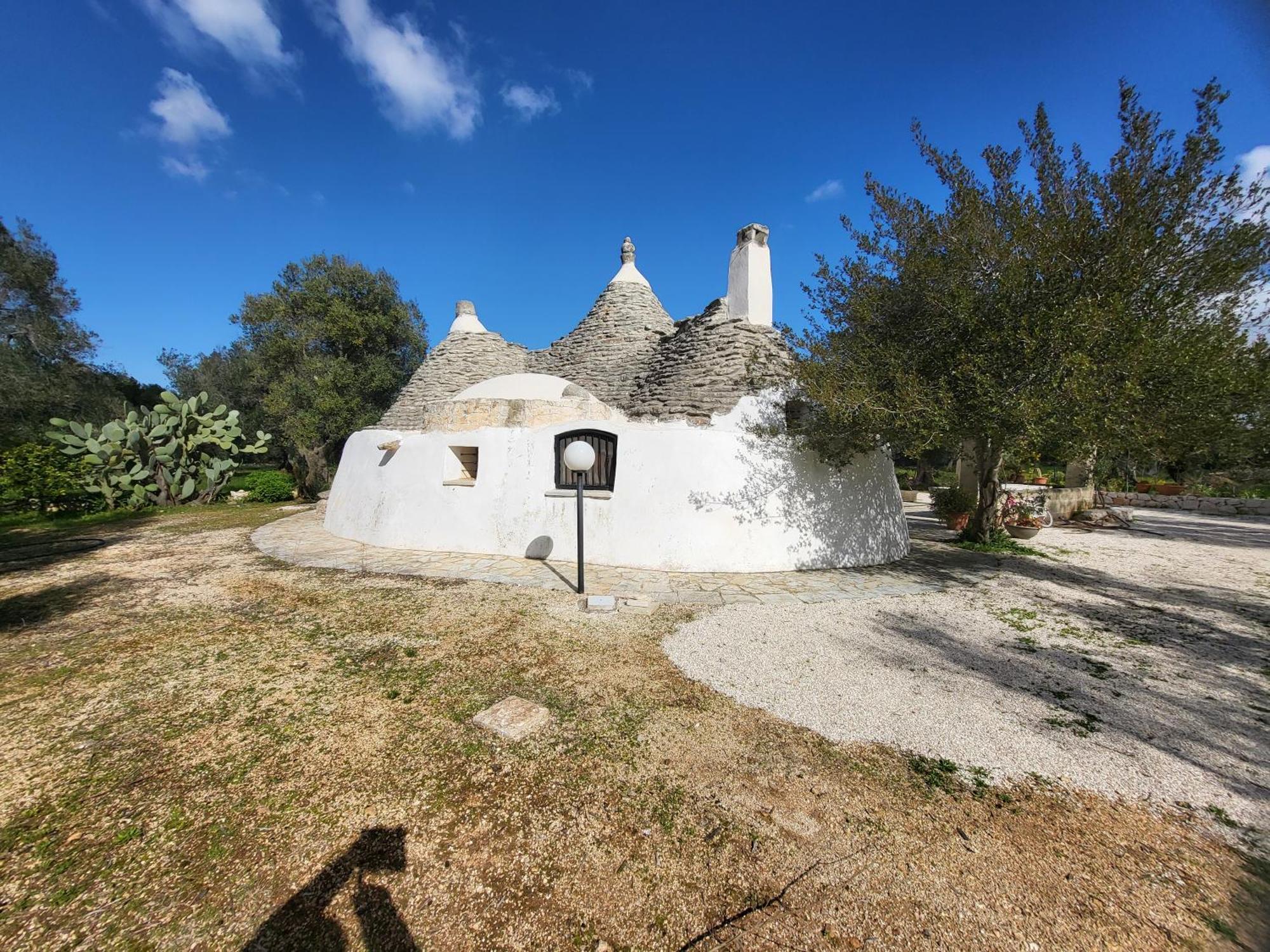 Trullo Incantevole オストゥーニ エクステリア 写真