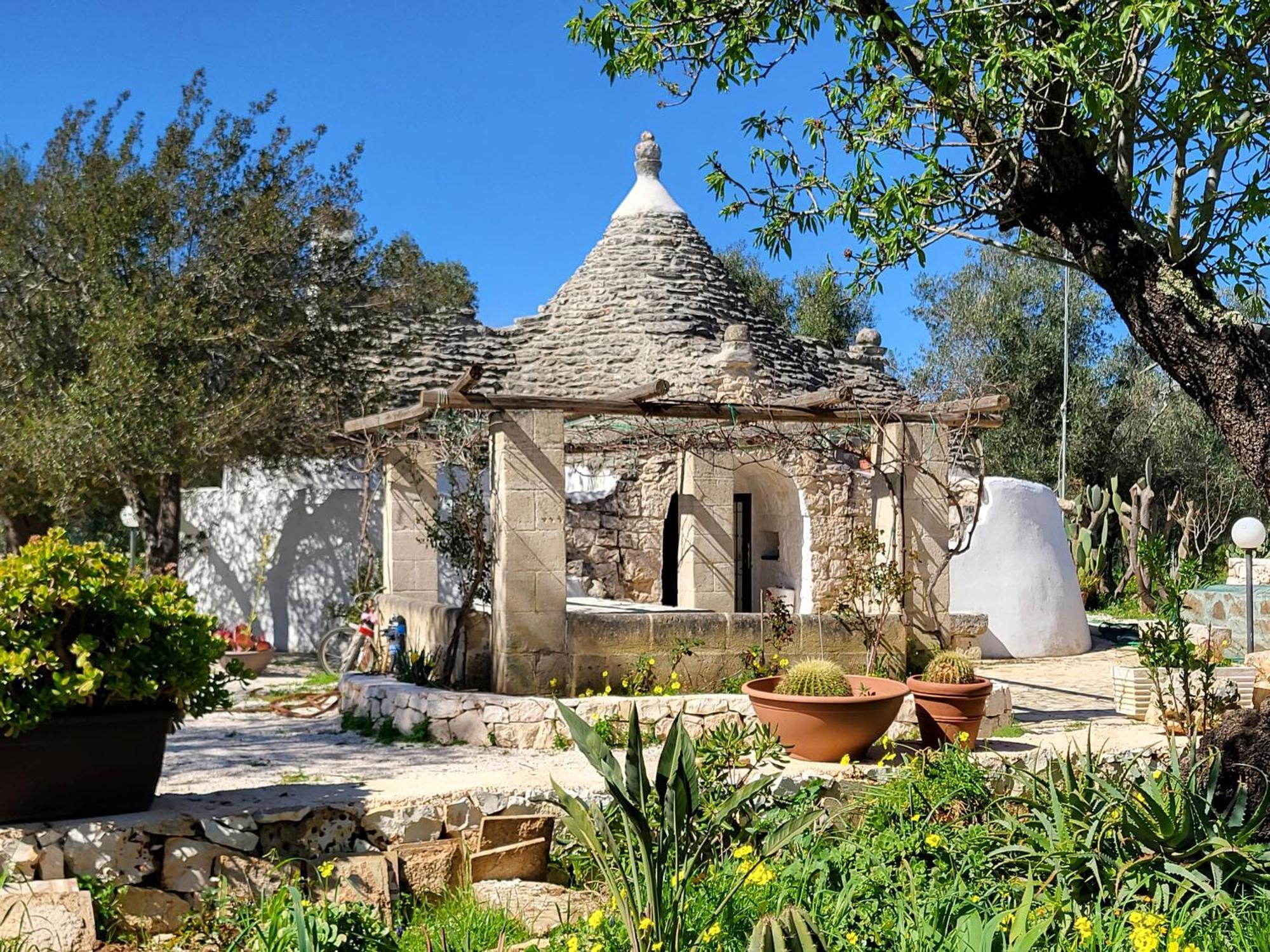 Trullo Incantevole オストゥーニ エクステリア 写真